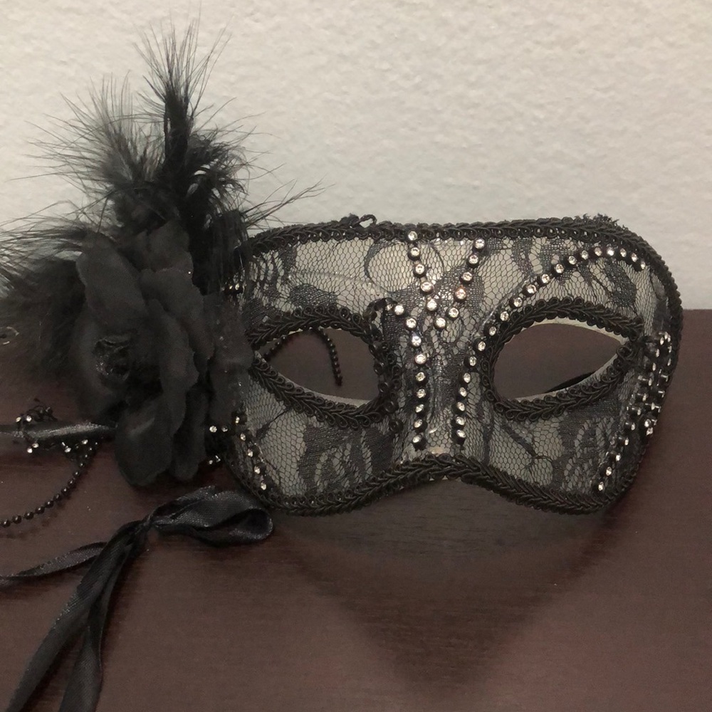 Masquerade mask